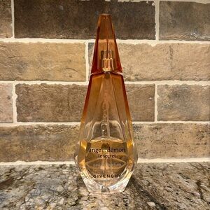 Ange ou demon le secret perfume